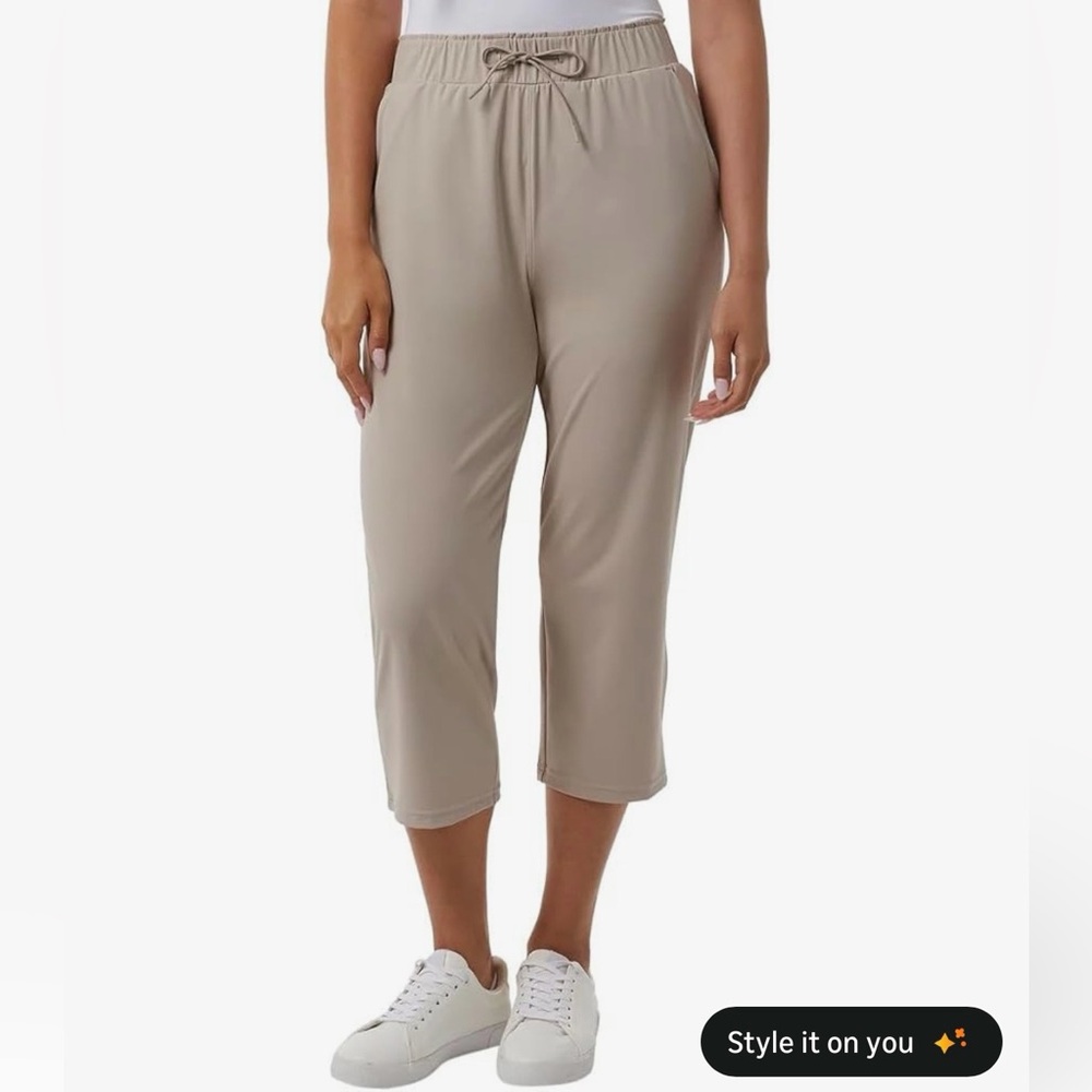 32 Degrees Women's Beige Capris